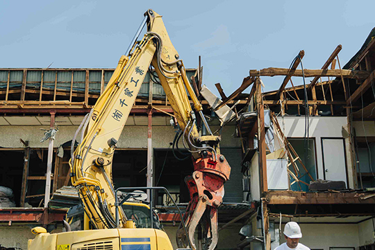 放置している建物は解体を検討しましょう