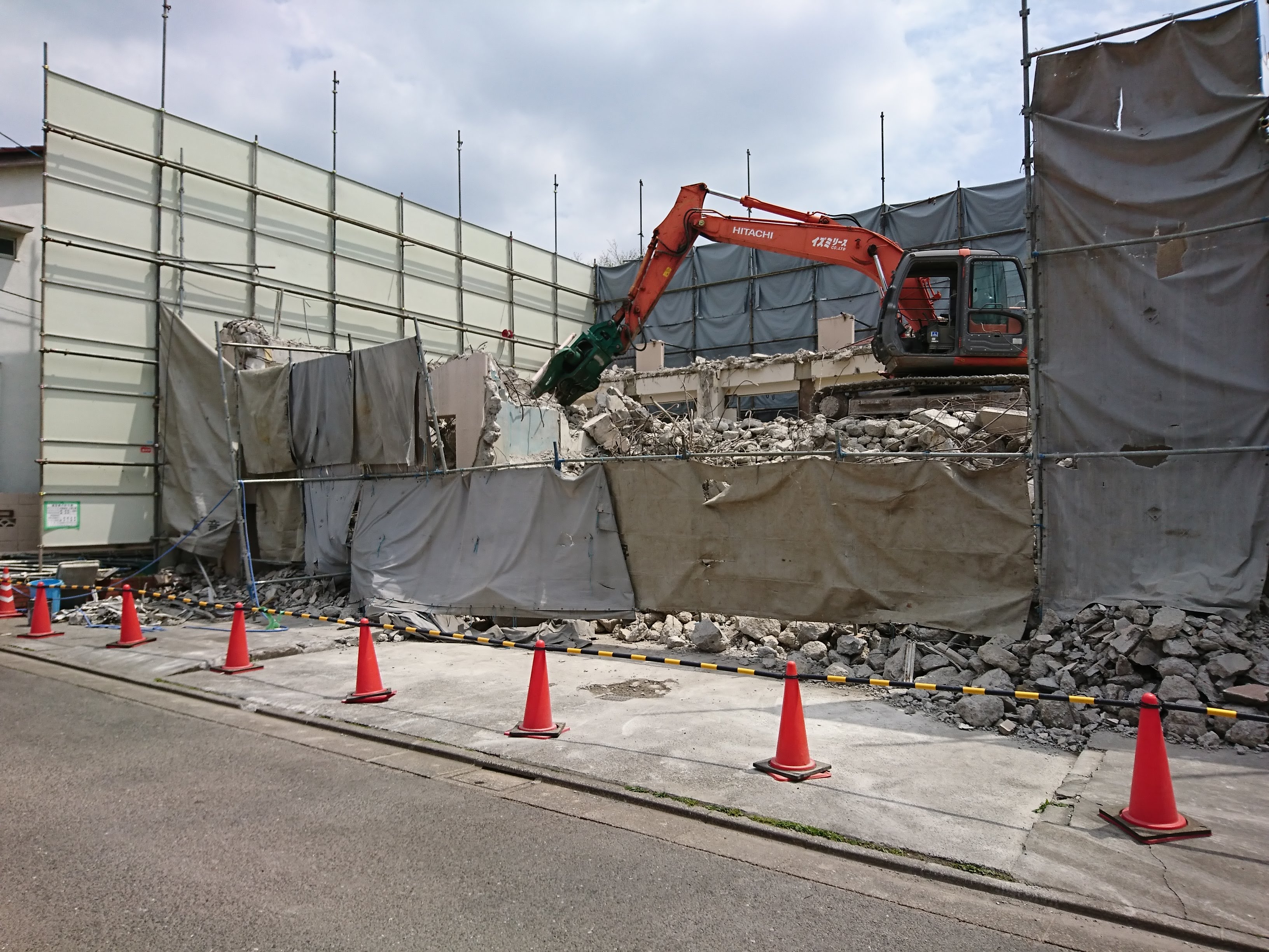 板橋区西台鉄筋コンクリート造4階建て解体工事